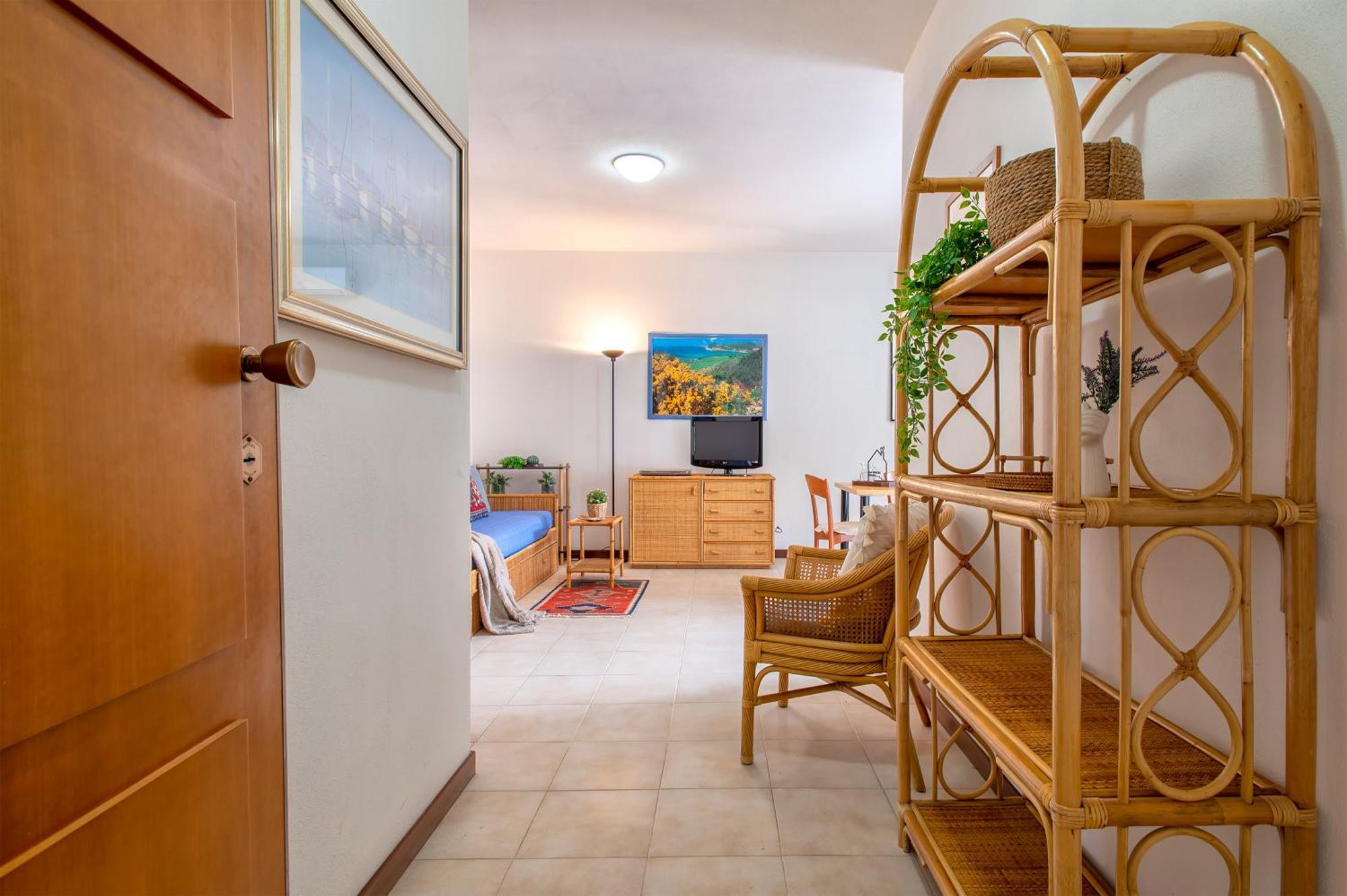 Sardinia Re - Lilium Flat - Free Parking Apartment *